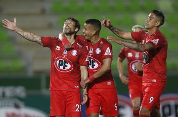 VIDEO: Unión La Calera y su particular presentación de los citados con mujeres como protagonistas