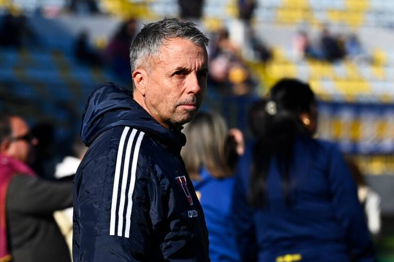 En Azul Azul le pasan factura a Gustavo Álvarez en el mercado de fichajes por Luciano Pons. Foto: Aton.