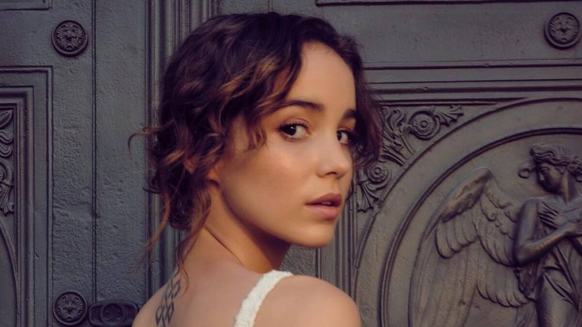Quién es Alba Baptista, protagonista de la serie de Netflix "Warrior Nun" y novia de Chris Evans