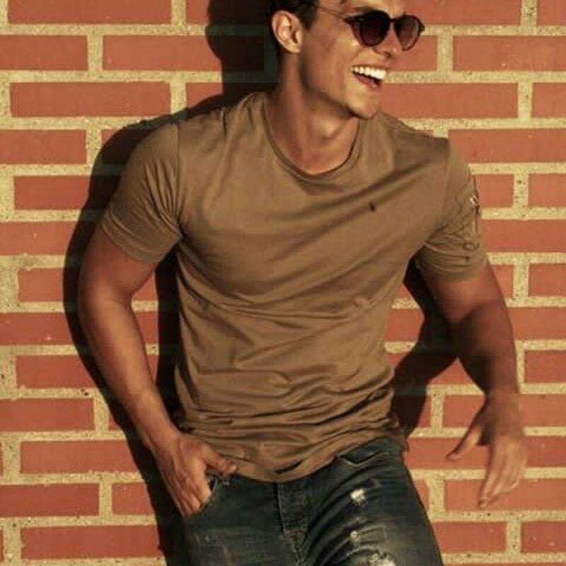 es Antonio en "Simón"