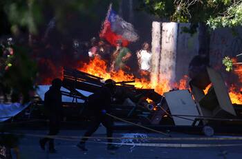 Los encendidos tuits de José Antonio Kast en medio de los incidentes del 18-O