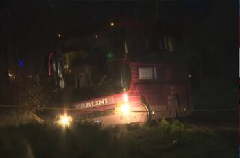 Entre ellos dos niños: al menos cuatro personas mueren luego de tiroteo contra bus escolar