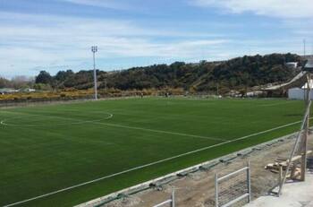 Anuncian millonaria inversión para estadio del fútbol chileno: nuevas galerías y cancha renovada