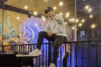 VIDEO| ¿Dónde estabas tú? Edson Puch estrenó su nuevo videoclip grabado en Iquique