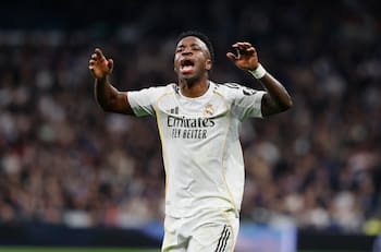 Entre pifias y una tensa relación con los hinchas: un penal en el último minuto salva al Real Madrid