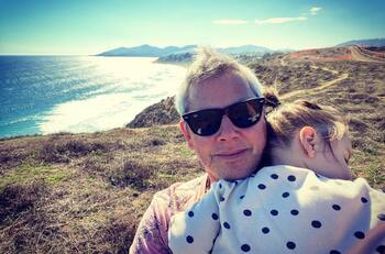 “Se pegó un pencazo”: José Miguel Viñuela lamentó fuerte accidente casero que tuvo su hija Clarita