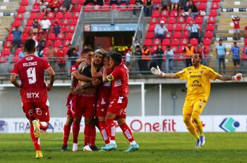 La distendida tarde de los jugadores de Ñublense tras su arranque prometedor en el Campeonato Nacional