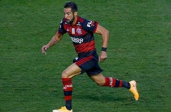 Mauricio Isla debutó en el Flamengo con triunfo