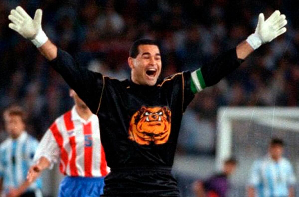 Chilavert cumple 55 años: Los mejores goles y atajadas del legendario arquero paraguayo