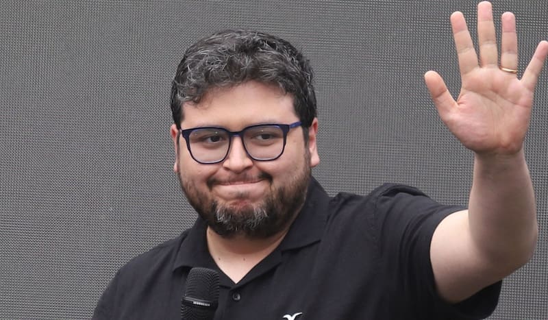 rompe el silencio tras polémico tuit sobre la muerte de Sebastián Piñera.