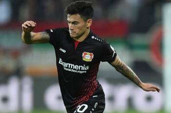 Leverkusen de Aránguiz queda en zona de clasificación a copas europeas