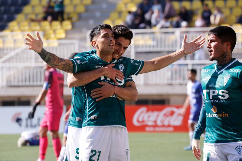 El delantero termina contrato con Santiago Wanderers en diciembre de este año. Foto: Agencia ton.