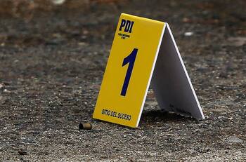 Curacavi: encuentran dos cuerpos acribillados al interior de automóvil