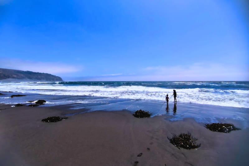 Uno de los entornos más bellos del Litoral Central, perfecto para despedir el verano. Créditos: Google Maps.