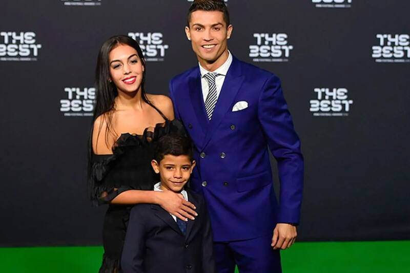 La pareja hizo su primera aparición pública en el año 2017 en los premios Best Fifa Football Awards. Créditos: Revista Hola.