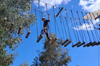 A una hora y media de Santiago: Vive la adrenalina en este parque de aventuras perfecto para paseos de fin de año
