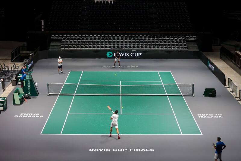 El equipo chileno de Copa Davis entrenando en Bologna. Luis Sevilla / @revesfotografico