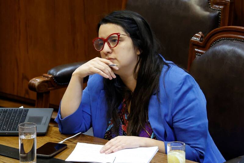 La funcionaria es militante de RD y trabaja en el Ministerio de Hacienda.