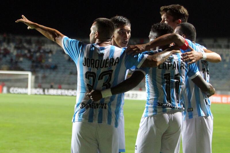 Magallanes tendrá notable gesto con sus hinchas viajeros. Foto: Aton.