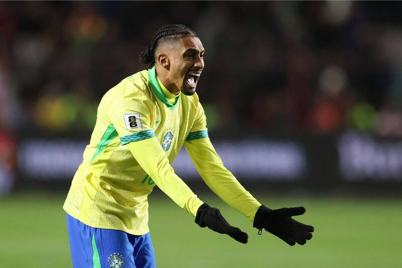 Raphinha es uno de los que protestó contra lo vivido por la Canarinha en Bolivia. Foto: EFE.