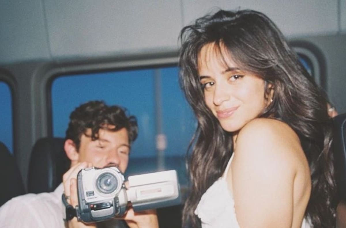 Camila Cabello y Shawn Mendes celebran dos años de relación con inéditas y románticas postales