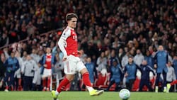 VIDEO | ¡Ya se prueba la corona! Tiene 16 años y anotó el gol que le puede dar el título al Arsenal