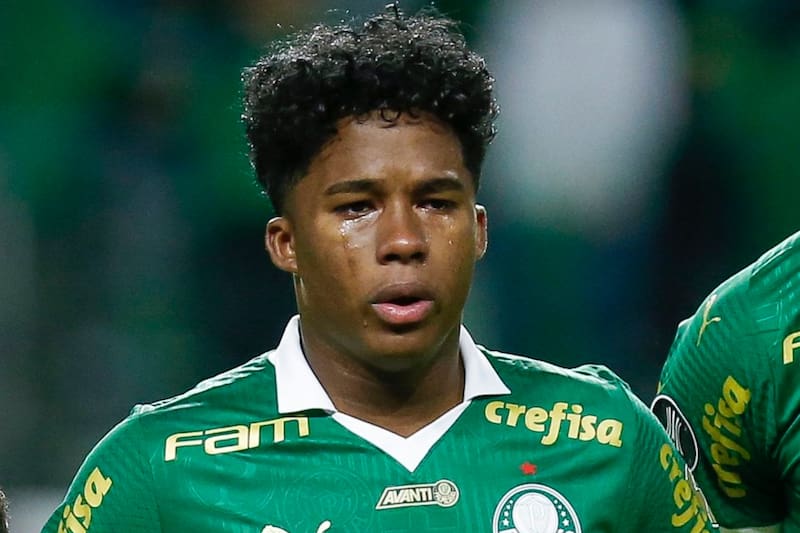 llorando en su último partido con Palmeiras