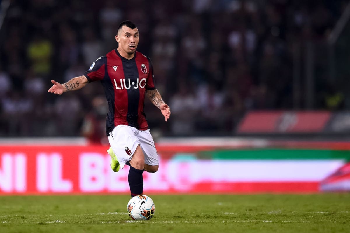 STADIO RENATO DALL'ARA, BOLOGNA, ITALY - 2019/08/30: Gary Medel of Bologna FC in action during the Serie A football match between Bologna FC and SPAL. Bologna FC won 1-0 over SPAL. (Photo by Nicolò Campo/LightRocket via Getty Images)