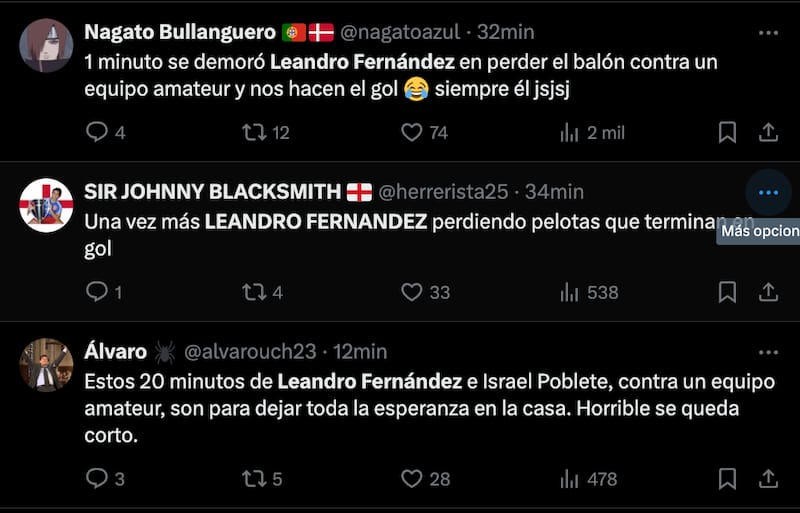 Cuestionamientos de hinchas de la U tras el primer tiempo ante Municipal Puente Alto.