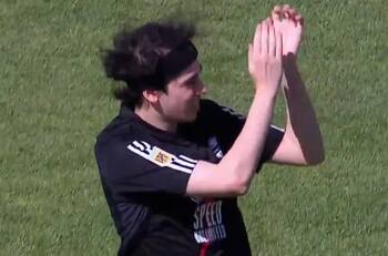 VIDEO | ¿Papelón? Influencer Spreen debutó en el fútbol argentino: ¡jugó un minuto y lo sacaron!