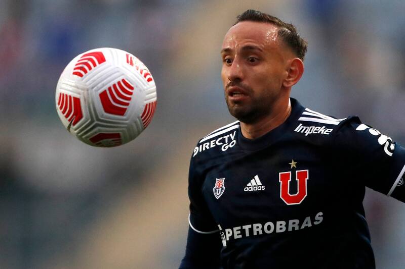 Marcelo Cañete defendiendo la camiseta de la U. Foto: Agencia Aton.
