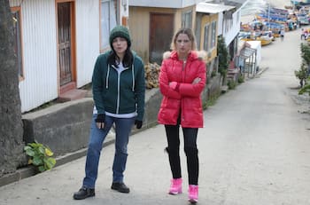“Trabajando con estas guapuras”: Magdalena Müller revela las grabaciones de “Amar Profundo”, la nueva teleserie de Mega