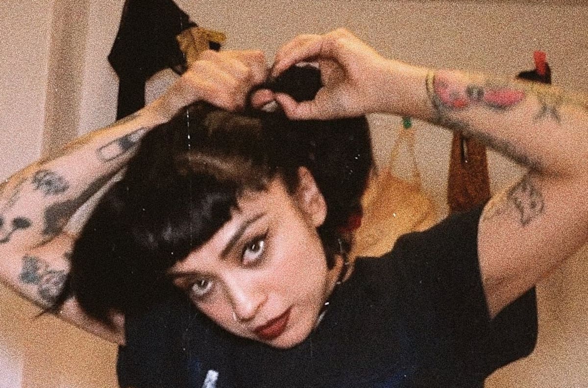 Mon Laferte adelanta su nuevo sencillo con provocativo video