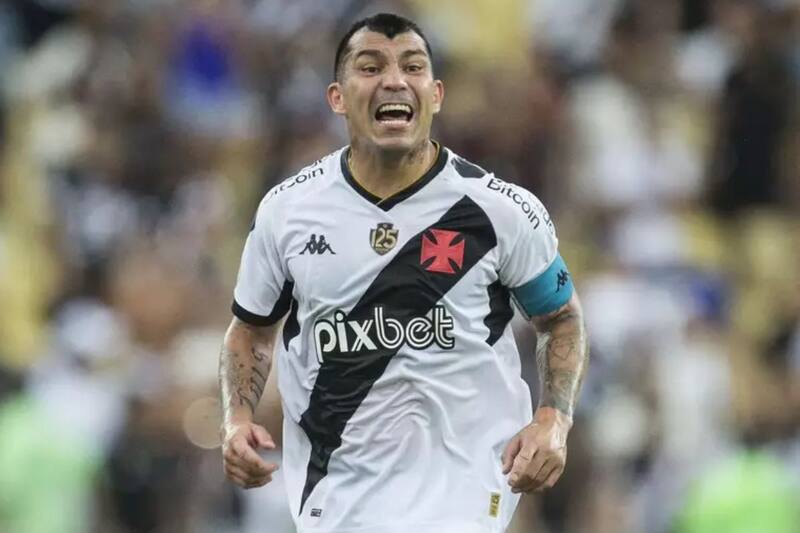 Gary Medel es cuestionado por un sector de hinchas de Vasco da Gama.