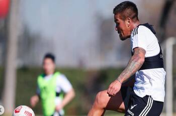 Video: Grandes atajadas y goles de Colo Colo en el penúltimo entrenamiento de la semana