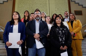 ¿Crisis en el PDG? Directiva reconoció quiebre luego que 4 de sus diputados votaran por Vlado Mirosevic