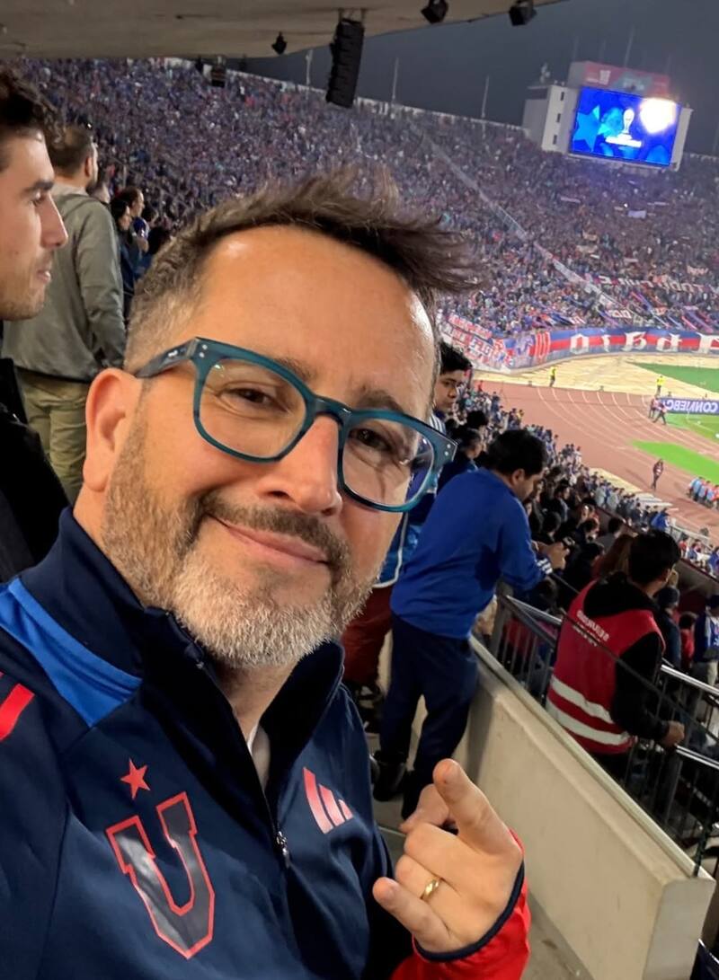 El conductor en el Estadio Nacional.