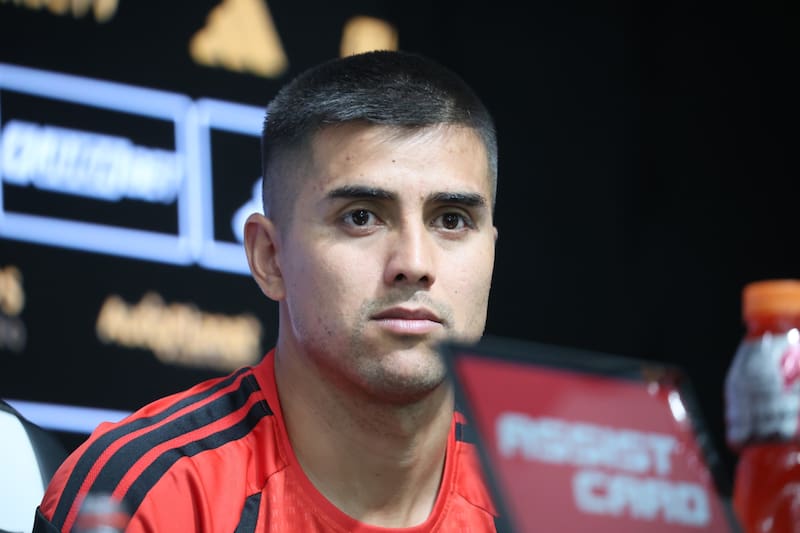 El volante presentado en Colo Colo. Foto: Agencia Aton.