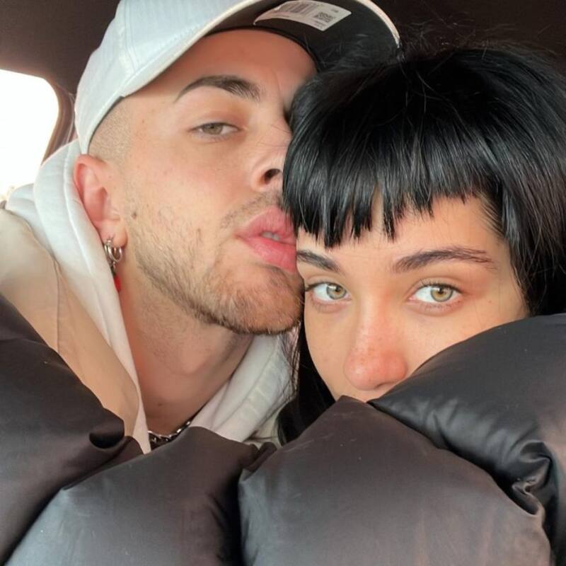 María Becerra y J Rei se conocieron a través de redes sociales y nunca más se separaron.