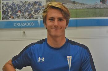 Sigue los pasos de Luka: Milan Tudor firmó su primer contrato profesional con la UC