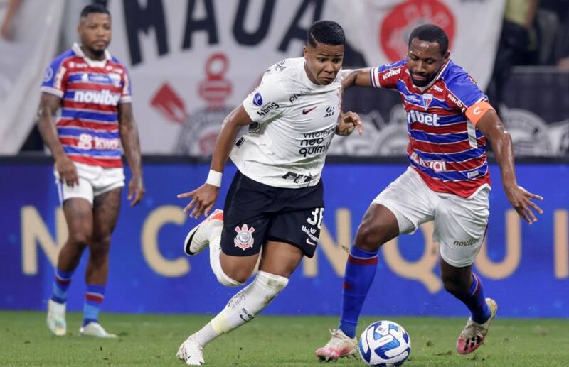 Fortaleza se impuso en duelo de brasileños