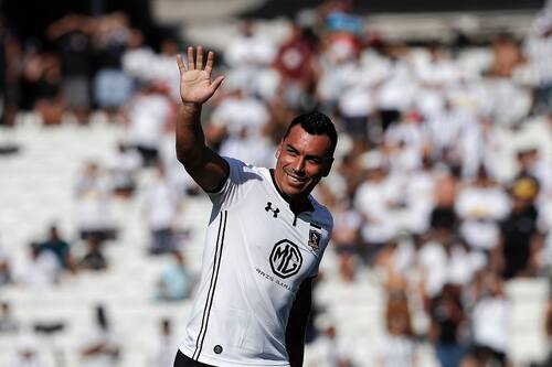 Futbol, Colo Colo vs Estudiantes de la Plata
El jugador de Colo Colo Esteban Paredes es presentado durante la Noche Alba, en el estadio Monumental de Santiago, Chile.
19/01/2019
Felipe Zanca/Photosport*********
Football, Colo Colo vs Club Estudiantes de la Plata
Colo Colo's player Esteban Paredes is presented during the Noche Alba at Monumental stadium in Santiago, Chile.
19/01/2019
Felipe Zanca/Photosport