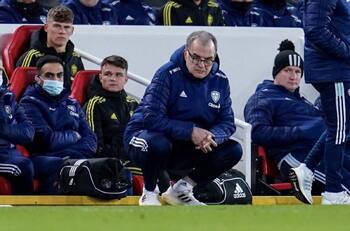 Se acabó el amor: Hinchas del Leeds explotan y piden salida de Marcelo Bielsa tras ser goleado ante Tottenham