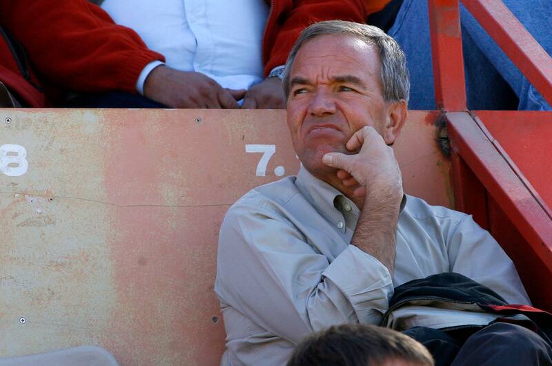 vendió acciones en la bolsa gozando de información privilegiada.