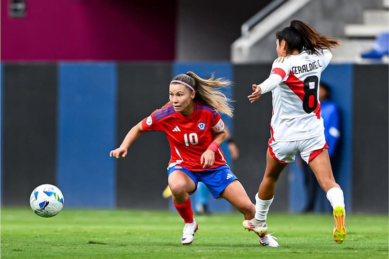 Yanara Aedo en el duelo ante la Selección Peruana de la Copa América recién pasada. Foto: Prensa Conmebol.