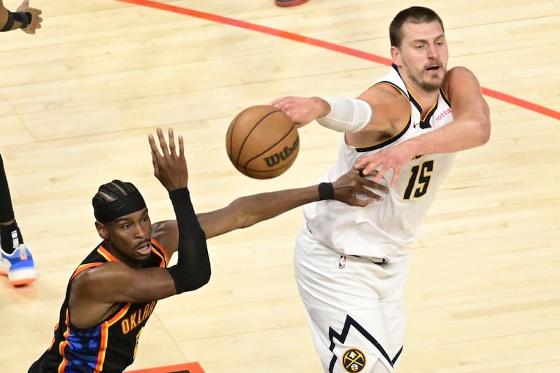 aplastó en Denver e igualó la serie en NBA. EFE