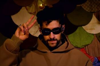 Bad Bunny reapareció en público en James Corden cantando "Te deseo lo mejor"