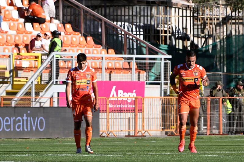 Cobreloa quedó prácticamente descendido a Primera B, tras igualar con la UC. Foto: Agencia Aton.