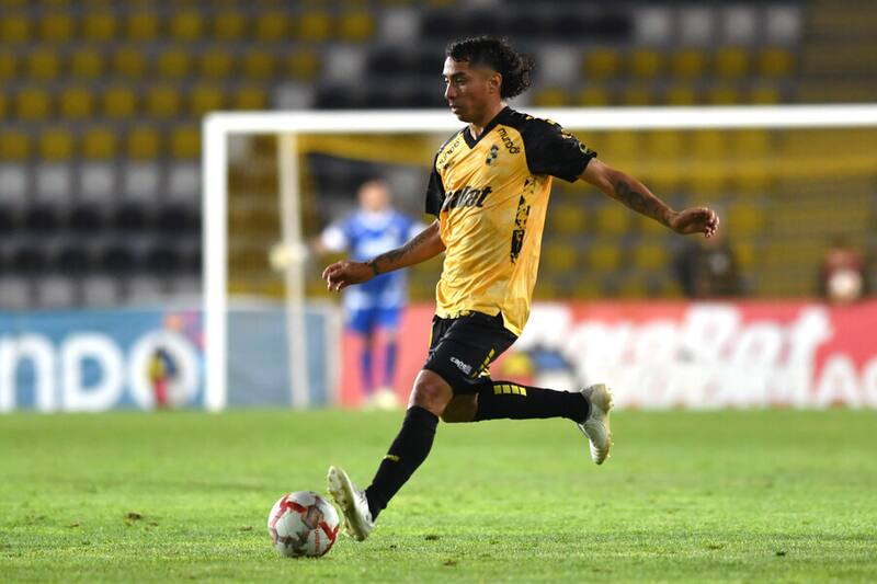 Es muy difícil que Luciano Cabral vaya a Copa América. Foto: Aton.