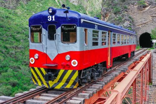 Confirmado megaproyecto de US$565 millones para modernizar el tren más alto de Latinoamérica